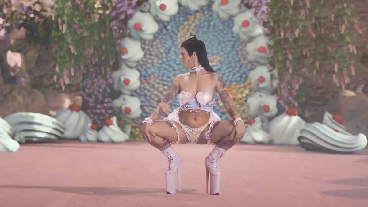 MELANIEXARCHIVE's tweet photo. The Bakery by Melanie Martinez (2020) https://t.co/rAF265OPB1