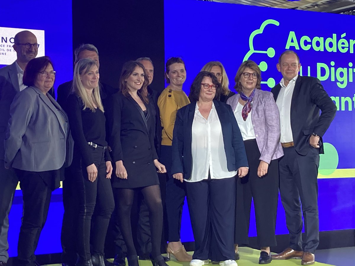 [Inauguration Académie du Digital en Santé] Bravo à l’ensemble de l’équipe qui a rendu ça possible ! Gaëlle Recoursé-Richard, <a href="/PascalCombes/">Pascal Combes</a>, <a href="/celinechevrier/">Celine Chevrier</a>, Laurence Cordonnier, Marianne Gaulhet, Géraldine Sztur, @MonikaJaenickr, <a href="/ThomasBorel/">Thom</a> et <a href="/liviawiz/">Livia Darmon</a>