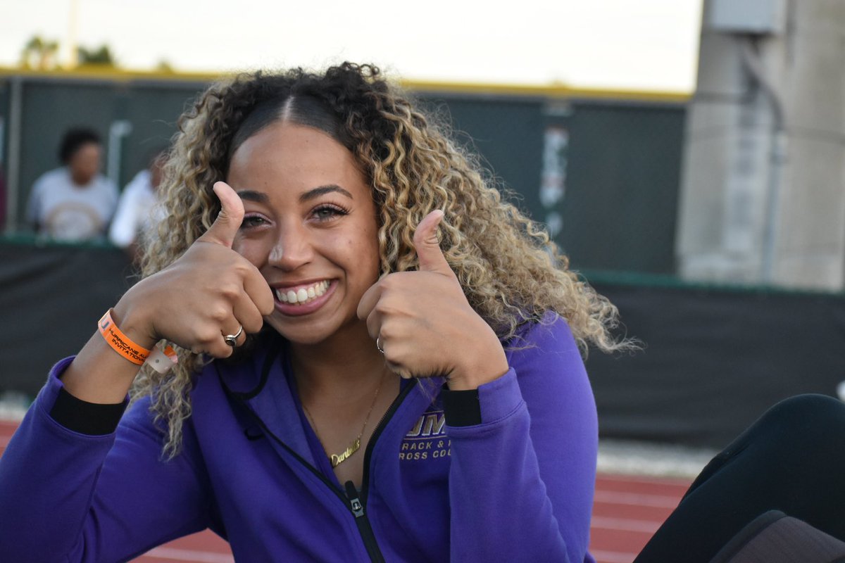 JMUTFXC's tweet photo. Thumbs up because the squad competes at home in 2️⃣ days! 👍 

#GoDukes https://t.co/jlNONs54ZG