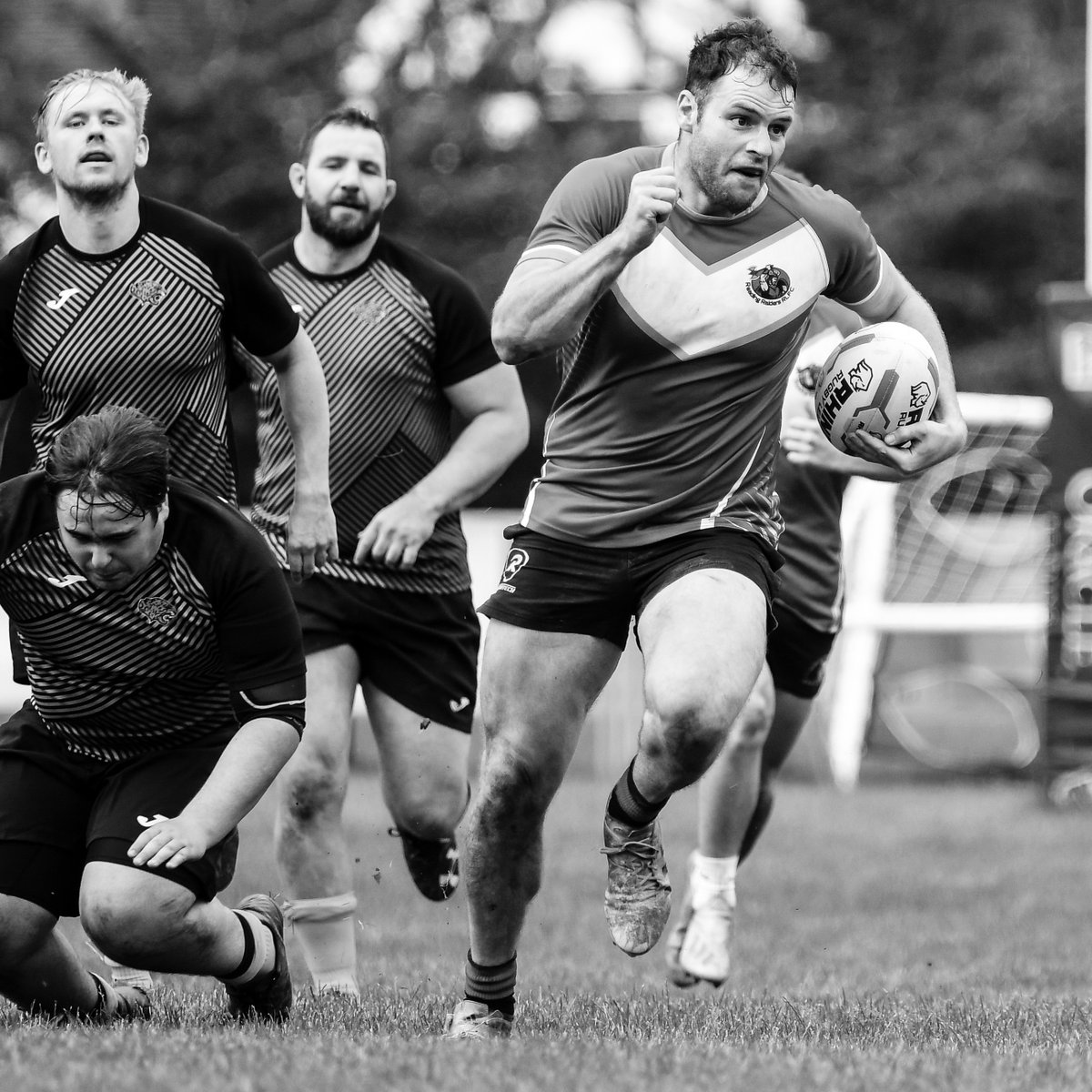 Boss: "Can you do me one last favor..."
Me (as I run out of the office): "it's Easter weekend!" ✌️

Double Tap and drop a ✌️ below if you would do this!

#Ready2Raid #RugbyLeague #BerkshireRugby
