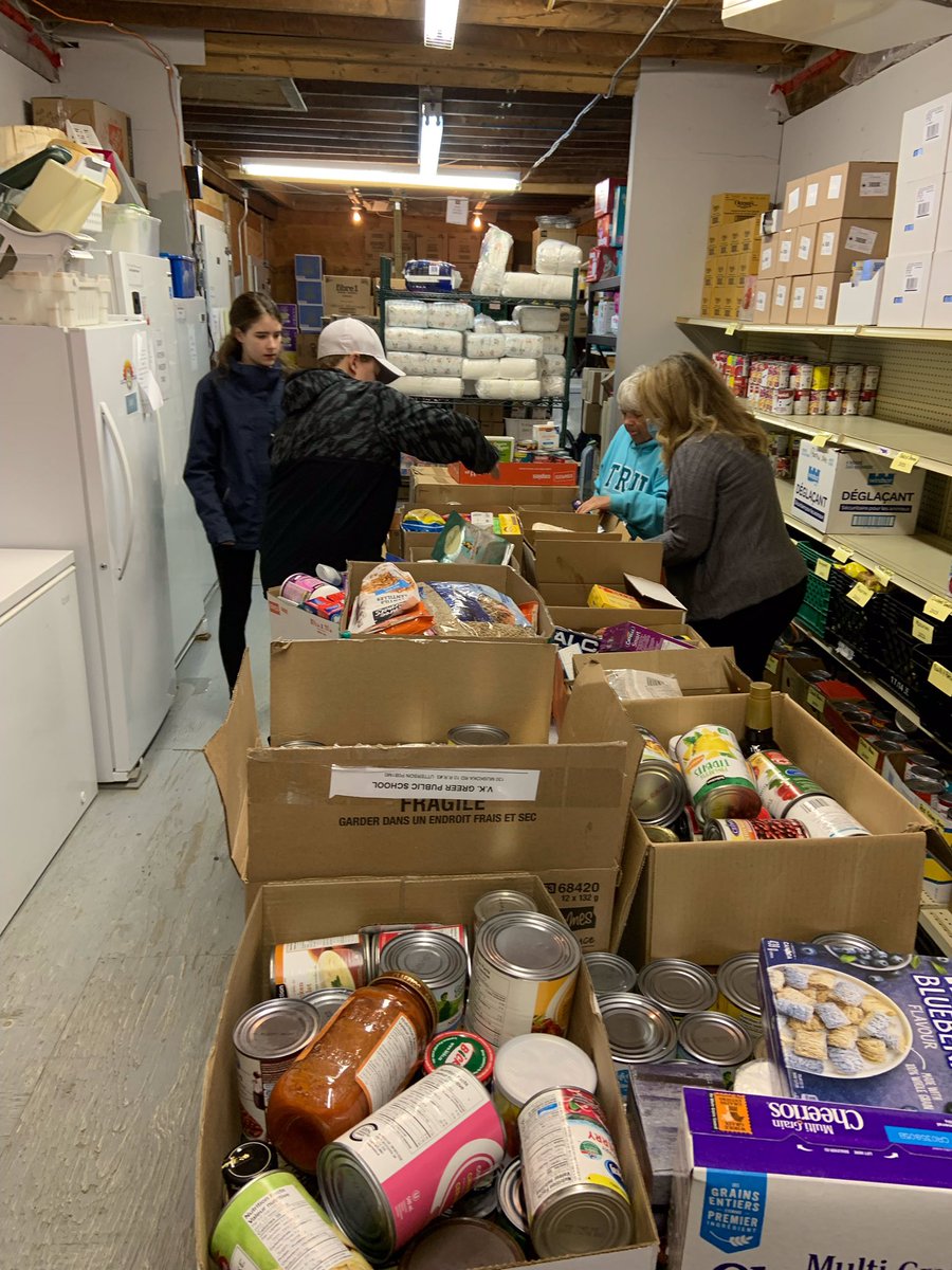 vkgreerps's tweet photo. So proud of our @vkgreerps community today as we wrapped up our #SpringFoodDrive. We are grateful for all of the generous donations from our VK families. #ViperWay #Kindness #VKCares https://t.co/GkIXwjnStK
