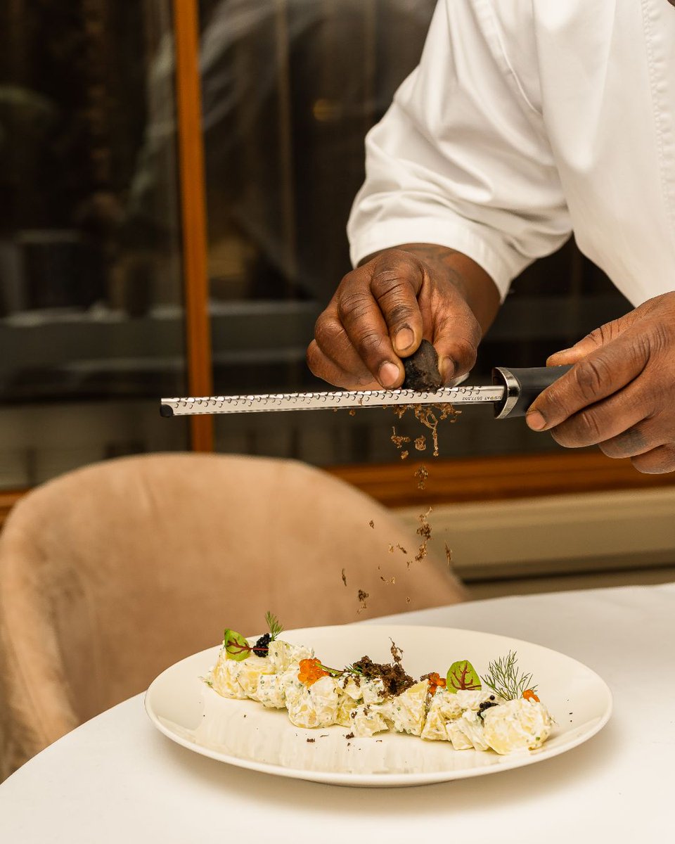 Spend the #bankholiday tucking in to some delicious Mayfair flavours with our evening menu, available from 6pm 🍴