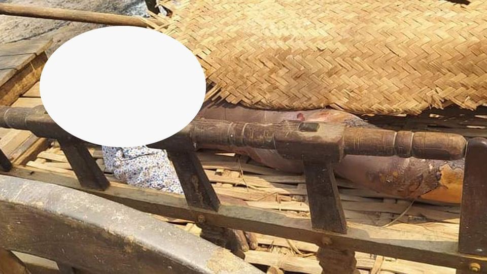 saikhmfa's tweet photo. It is reported that junta soldiers and PyuSawHtee group raided YwarNan (Natnan village), Wetlet tsp, Sagaing division on 7th Apr, killed 7 residents and burnt down over 200 residential properties. #2022Apr14Coup #WhatsHappeningInMyanmar https://t.co/smVAxvfrHx