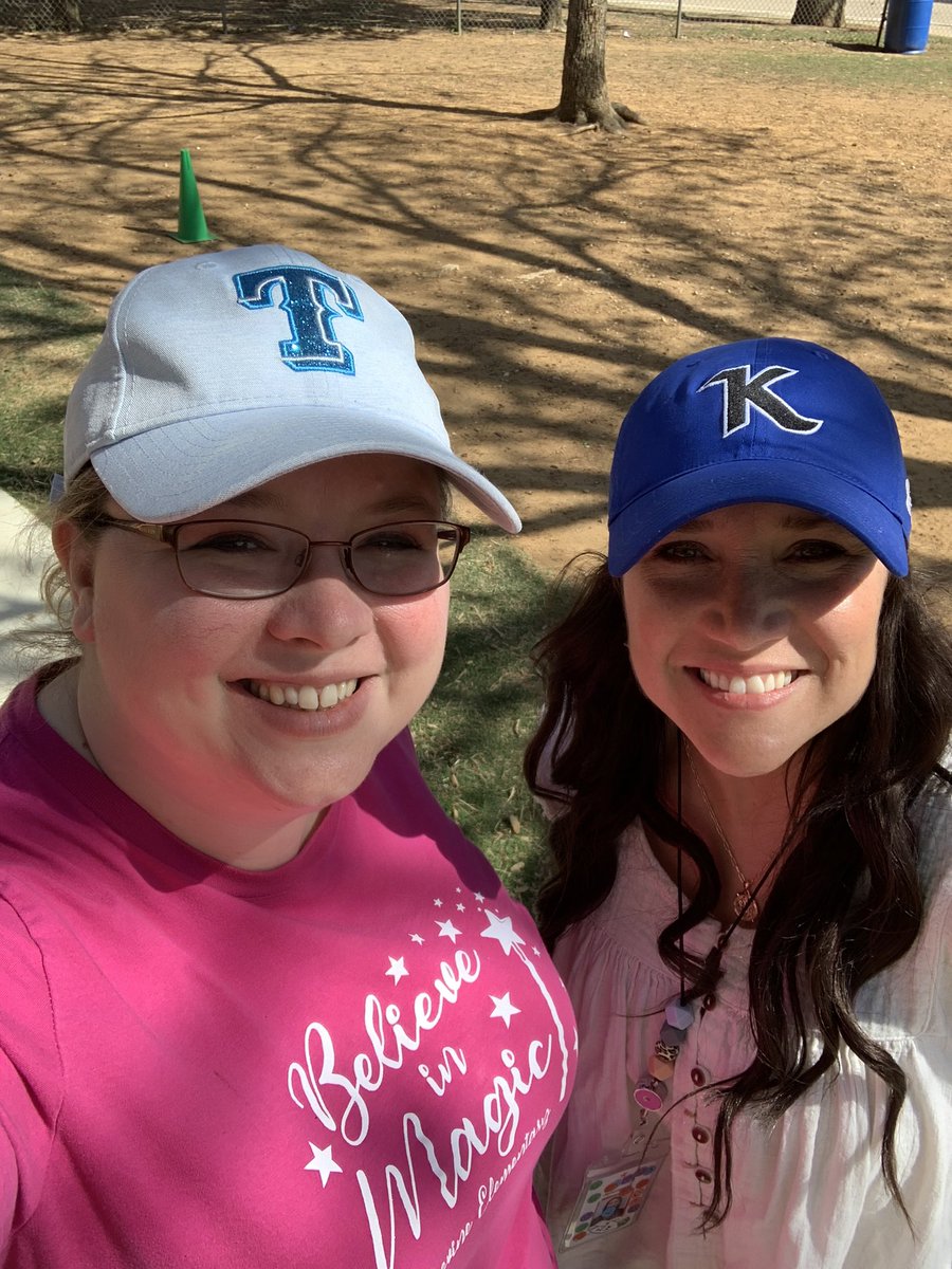 GESkillebrew's tweet image. Supporting our seniors with hat day! #gesshineon #projectgraduation