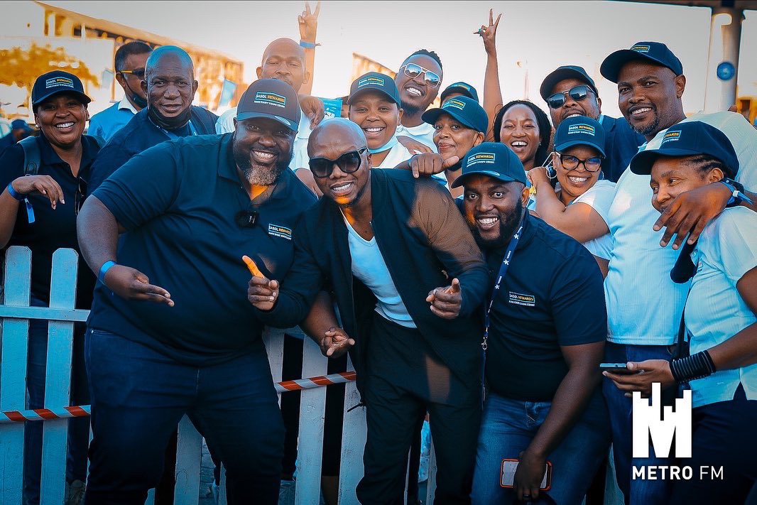 METROFMSA's tweet photo. Amazing time at @SasolSA as we broadcast from Sasol Circle Centre Centurion #TheTouchDown #SasolRewards https://t.co/mQTnkmzPtw