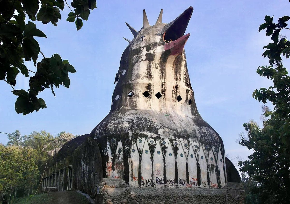 chicken church
magelang, central java, indonesia
(daniel alamsjah, 2000)