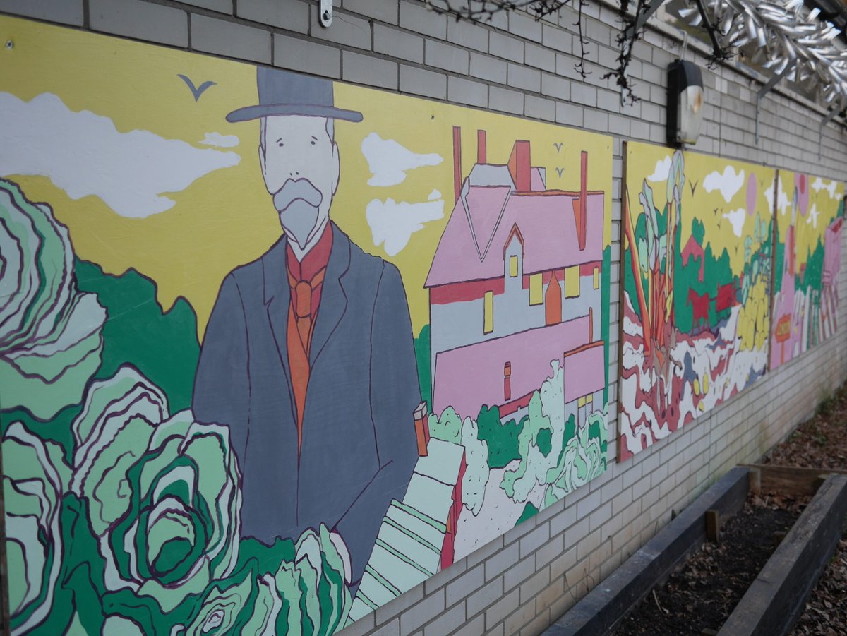 Valence House have completed an exciting Interpretation project looking at the agricultural history of the site through a public event celebrating Mr May and his tomato growing, a refurbishment of the existing herb garden and the creation of a mural
landofthefanns.org/interpreting-t…