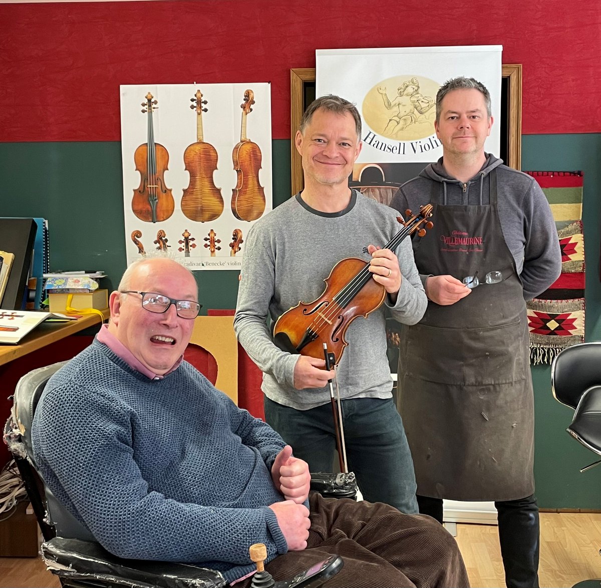 HansellViolins's tweet photo. Thanks for coming today Steve - it was lovely to see you and look after your 'Lord Wilton' for you. It sounds amazing! https://t.co/128jFnlO2b
