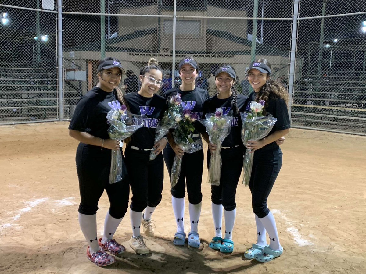 Warren_Softball's tweet photo. 🚨It’s Game Day! 🖤🥎💜
🆚 Holmes
⏰ 7:00
📍 NISD #2

It’s also the night we are going to honor our seniors! So thankful for these 5 and what they have meant to the Warren Softball Program! https://t.co/3pllnEL2Ho