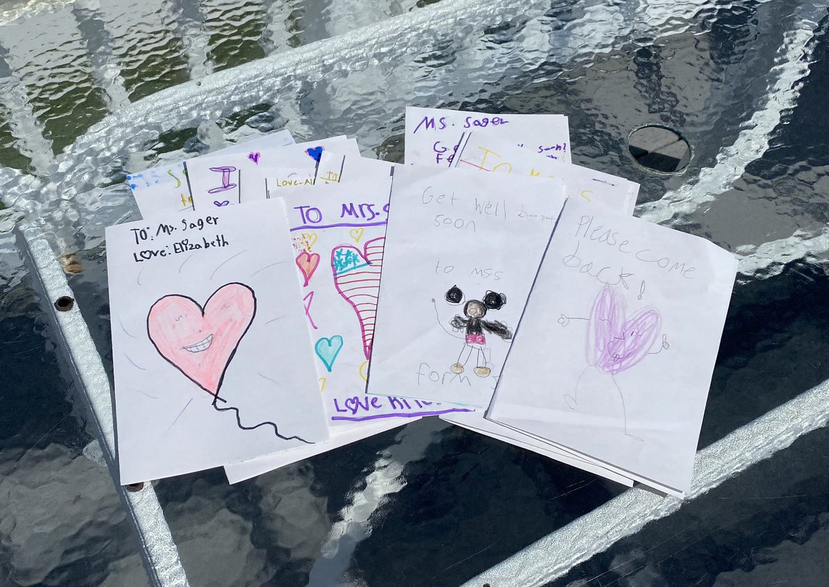 MissSager_'s tweet photo. 2D ALWAYS puts a smile on my face!! Thank you for the amazing post surgery get well cards🥰🥰 @polk_street https://t.co/yQhvO4RFYI