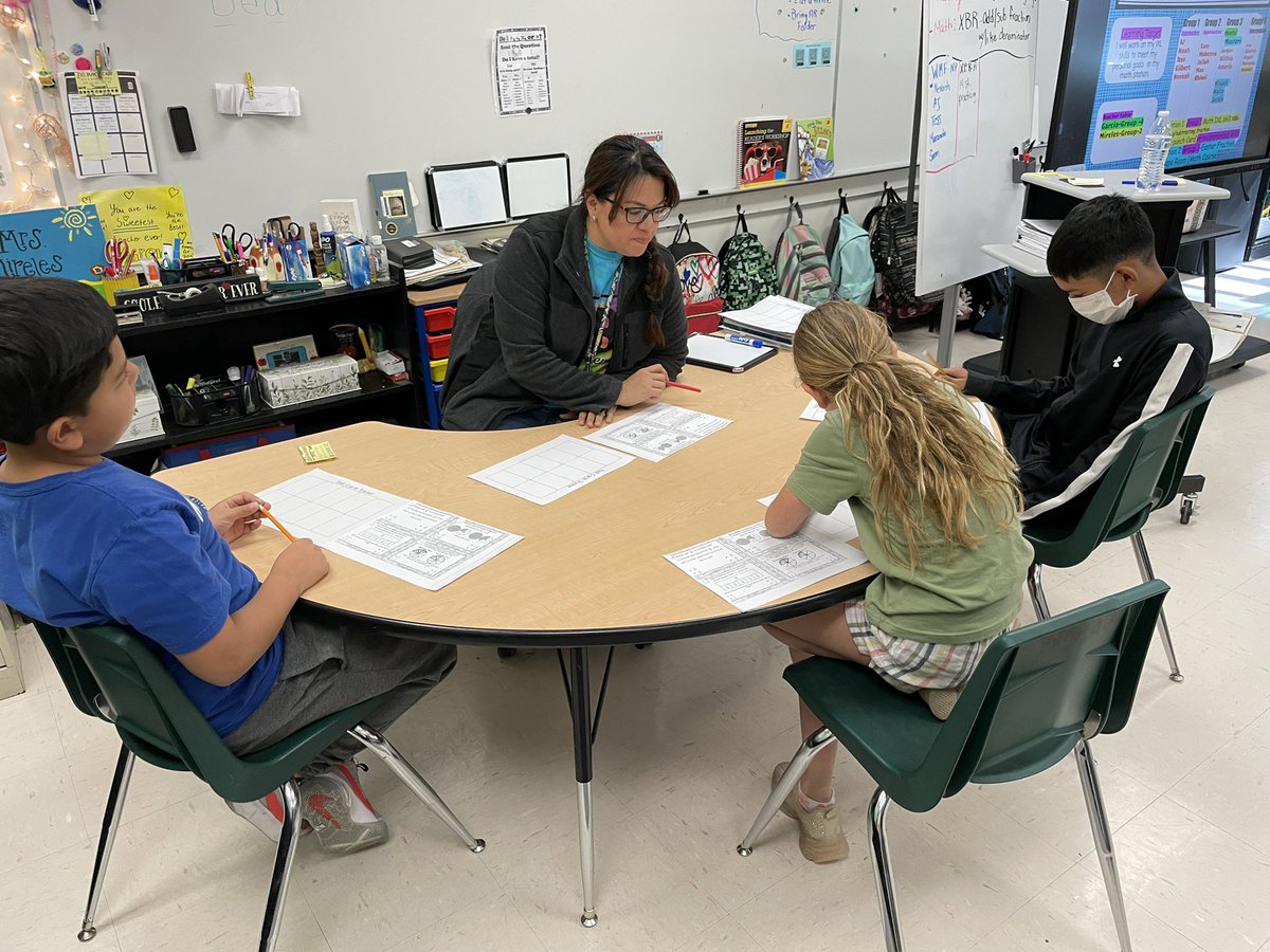 natariastx's tweet image. Amazing things happening in Ms. Mireles and Mrs. Garcia’s classroom at Robb Elementary! ⚡️ #BlendedUCISD #studentagency #PersonalizedLearning #EdTech #litUCISD @litUCISD