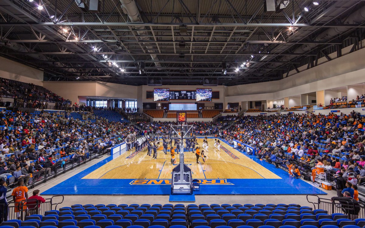 zpfor3's tweet photo. Blessed to receive and offer from Virginia State 🙏🏽 https://t.co/seclWRKXT7