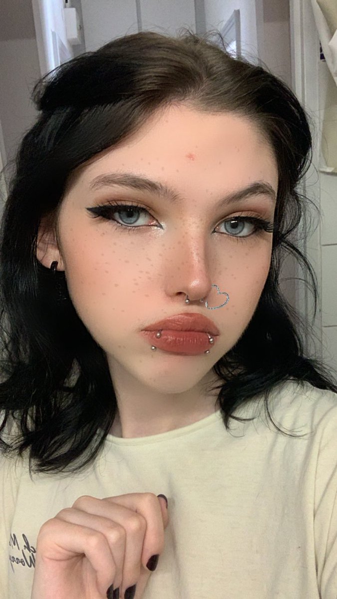 planetskiz's tweet photo. #selfiesforchan or whatever https://t.co/7ZG3z2uOLA