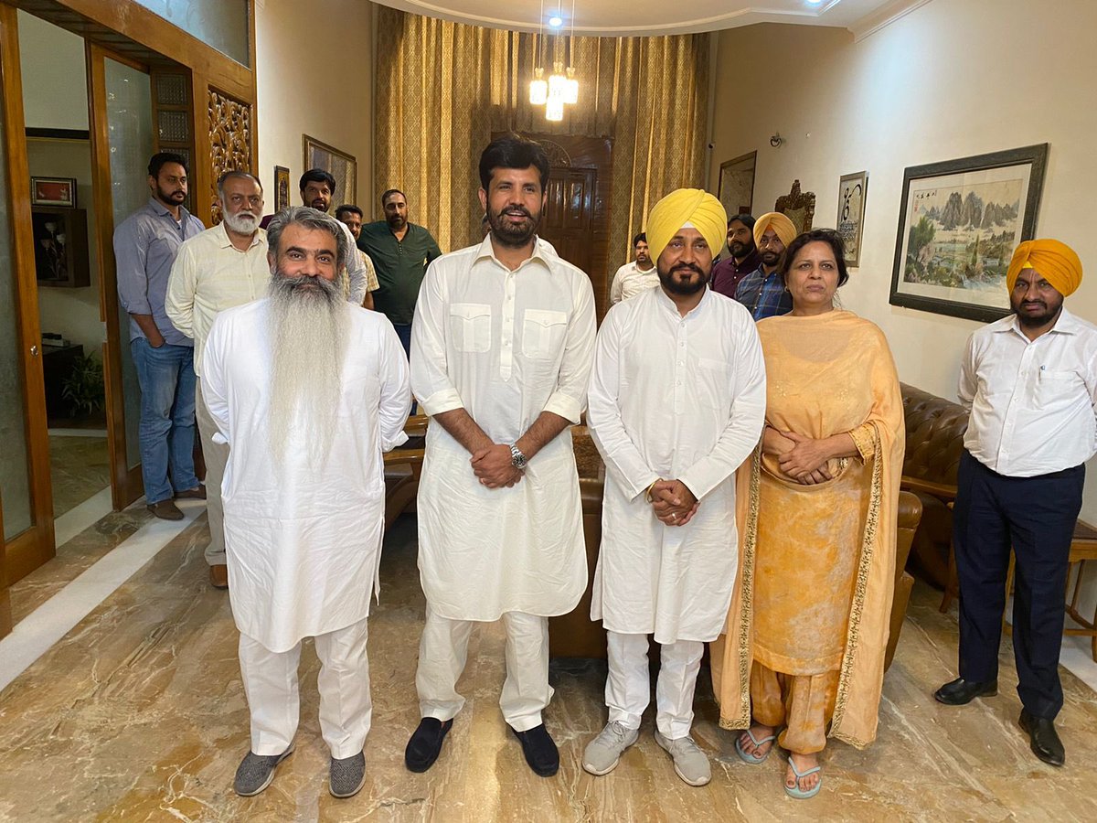 RajaBrar_INC's tweet photo. Met former Chief Minister of Punjab Shri @CHARANJITCHANNI Ji today and discussed various issues related to the roadmap for future rebuilding of @INCPunjab https://t.co/tO2oOdvRN4