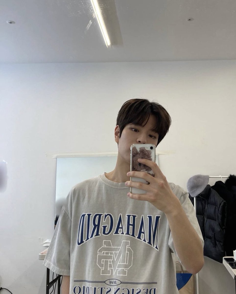 daengdailies's tweet photo. 📸 220414 

“mahagrid 🤍

#ad #seungstagram” https://t.co/KYo9hboveb