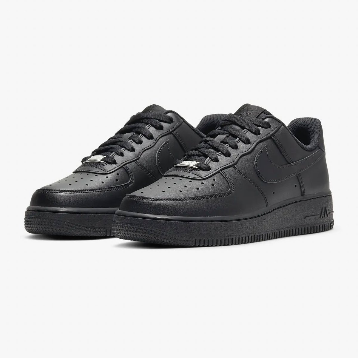 Minnesota Timberwolves to hang pair of all black Nike Air Force 1’s in their rafters to commemorate Patrick Beverley’s historic play-in win, sources tell ESPN.