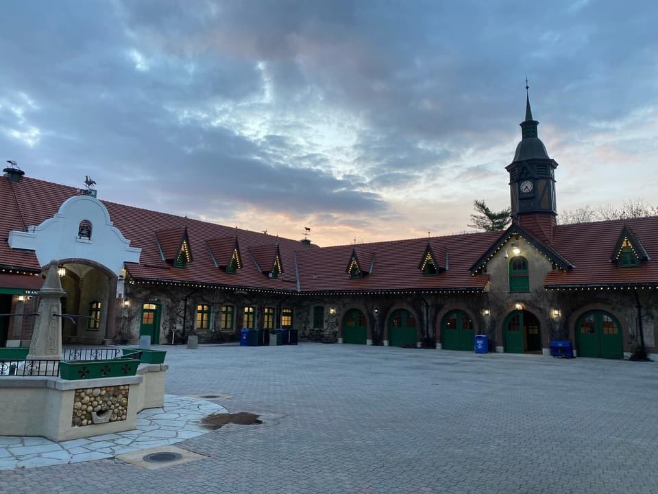 GreenParkLS's tweet image. Like like a good party, friends, cold drinks? What about a night out without the kids, good food and dancing? Grab bags, parties, and a live auction?If you answered a resounding *YES*, then what are you waiting for?!  TICKET SALES WILL CLOSE TUESDAY 4/19 @ Noon.

#GPLS #GPAP