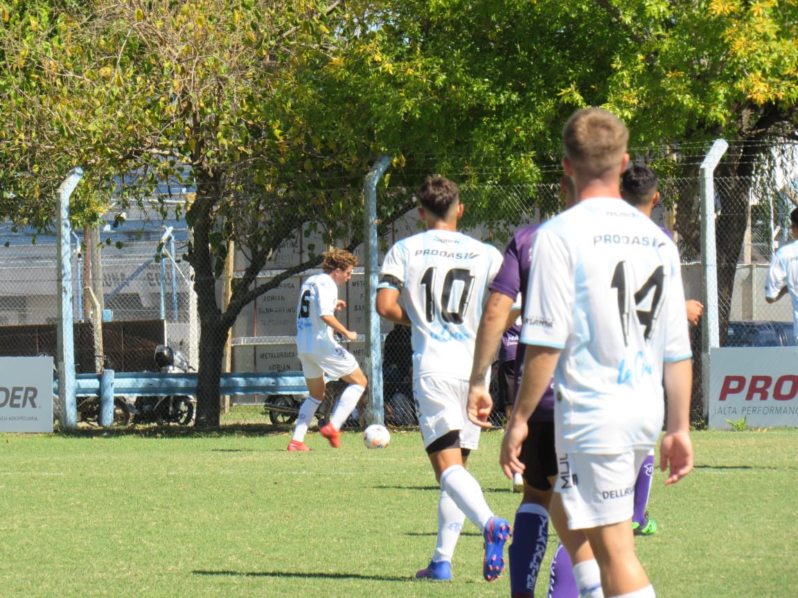 OficialAMSyD's tweet photo. #InferioresAFA Final del partido en Quinta División  ante Villa Dálmine. El equipo de Franco Mendoza goleó 6 a 1 con goles de Alejo Macellari, Bautista Tomatis, Lisandro Merlino, Mateo Flenche -2- y Valentín Luciani. https://t.co/q3T0fA3eJ7