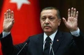 Этот человек спас Одессу, Николаев, и другие Черноморские города от разрушений и гибели мирных жителей. Он закрыл проливы, для армады российских кораблей. Страшно подумать, что мог сделать, всего лишь один залп, армады кораблей, например, с Одессой. Его зовут Эрдоган Реджеп Тайип