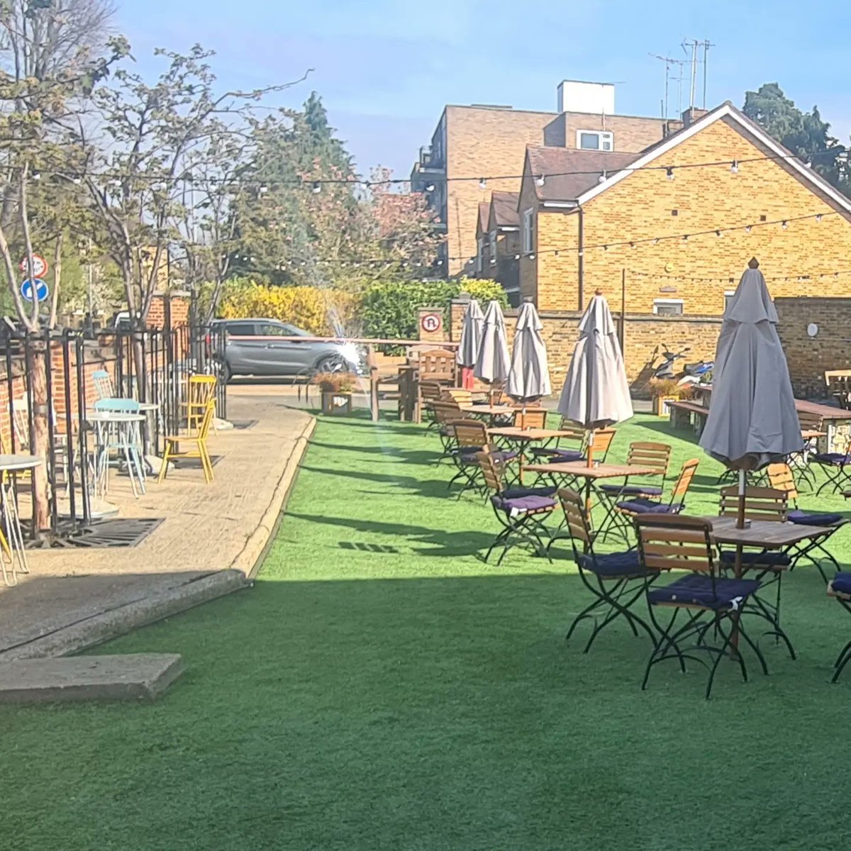 thealbertKT2's tweet photo. Hello to you summer! π
Our stretch tent is down ready for you to enjoy the sun this bank holiday weekend!
#TheAlbert
#pubgarden
#pubdrinks
#summervibes
#beergarden
#beerandaburger
#togetheratYoungs https://t.co/5bmWyCJNVB