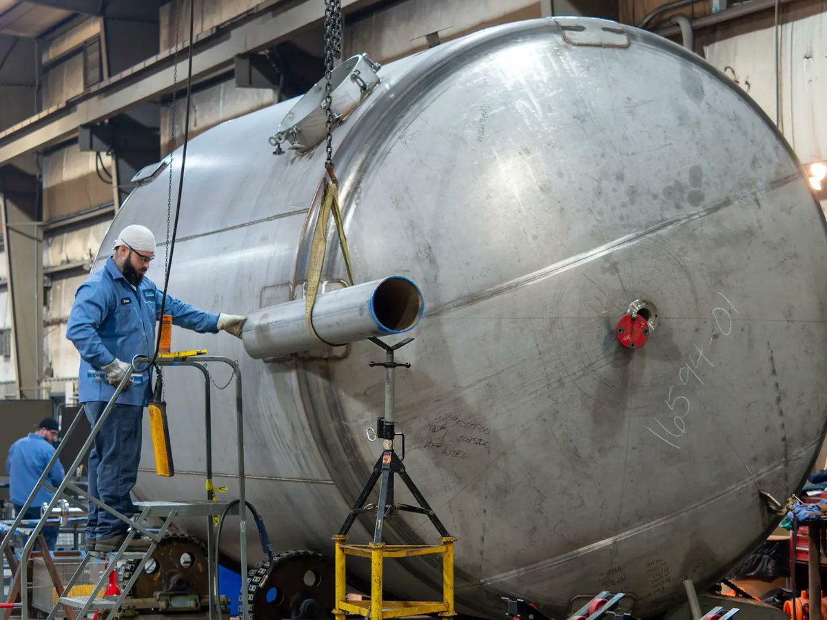 Bendeltanks's tweet image. Featured project - #Ethyl #Silicate Binder Tank: 12,000 Gal. 136" OD x 166" tall. API-620. 304L #stainless, replacement vessels for an organic #coatings manufacturer in the midwest.
 #quality #adhesives #resins #dyes #pigments
bendel.com
#bendeltank
 #Engineering