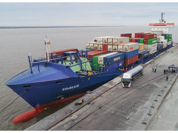 PortalPortuario's tweet image. Portacontenedores operado por Unifeeder duce emisiones a través de combustible sintético - portalportuario.cl/portacontenedo… #Unifeeder #CombustibleSintético #MANEnergy