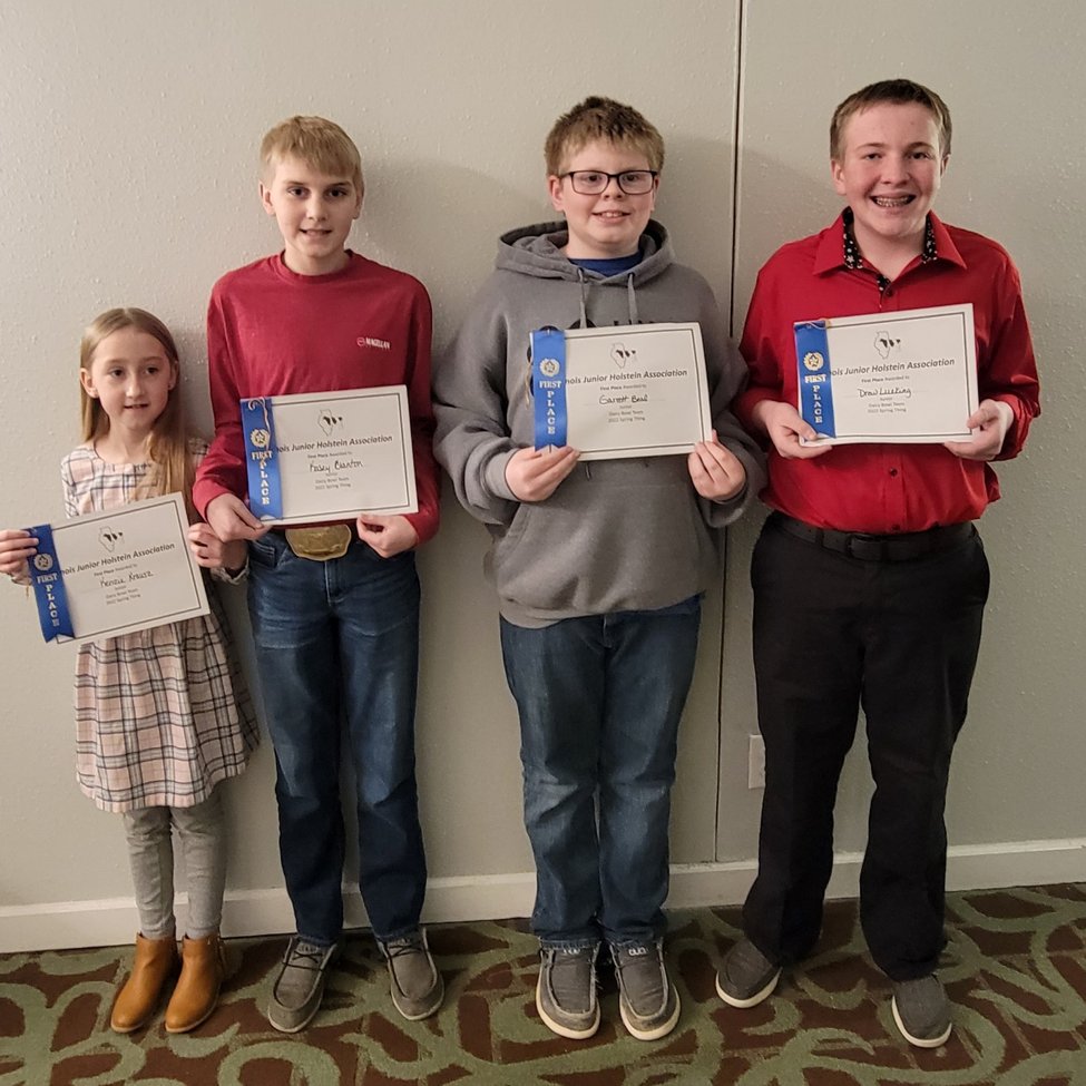 4-H members had their knowledge and quick recall of information tested at the Illinois 4-H Dairy Quiz Bowl contest on Feb. 26.  50 youth from 10 counties in Illinois came together to participate in this statewide contest. Full release available here: go.illinois.edu/DairyQuizBowlI…