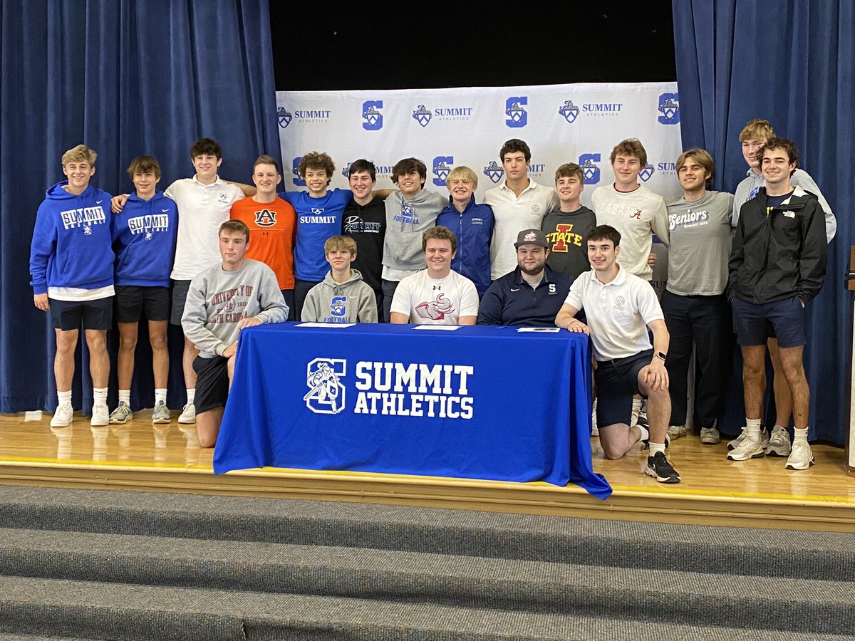 theSCDFootball's tweet photo. Congrats to senior LB Jack Hargis on his commitment to Rose Hulman @RoseHulmanFB  @SummitCDS #HCAC @HCACDIII https://t.co/3OSmwqqJuA