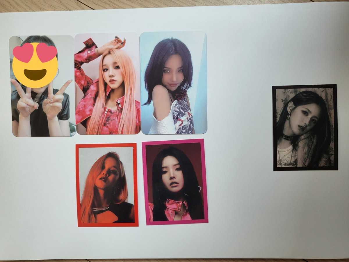 걸그룹 아이들 슈화 굿즈 교환 구합니다!!!!

미니포스터, 포토카드 등 앨범에 들어있는 특전 종류 불문, 버전 불문 구하고 있습니다. 

저 : 사진에 표시 안 된 특전들
선생님 : 슈화 (종류불문)

언제든 편히 문의주세요!

#여자아이들 #포카 #교환 #I_NEVER_DIE #GIDLE_TOMBOY
