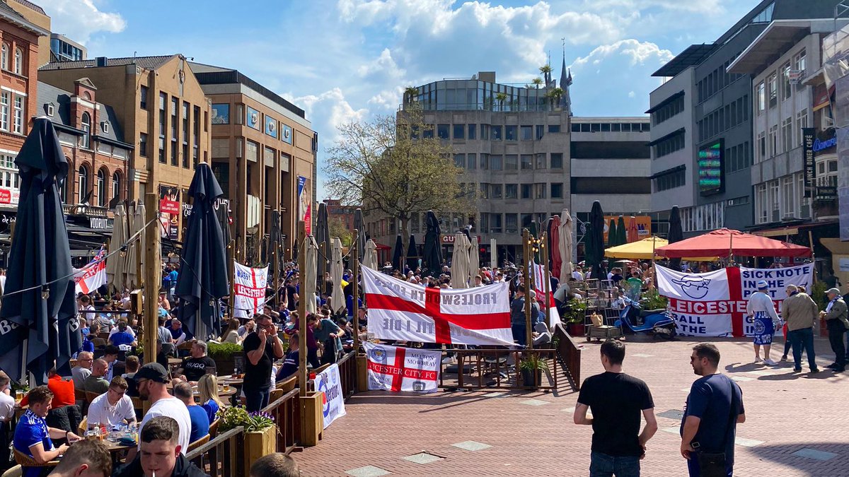 ultras1899_'s tweet photo. PSV Eindhoven - Leicester City #LCFC #fans à #Eindhoven aujourd’hui avant le quart de finale retour de l'Europa Conference League #LEIPSV #LeicesterCity Leicester City #Supporters Club https://t.co/pNmjJmDnDs