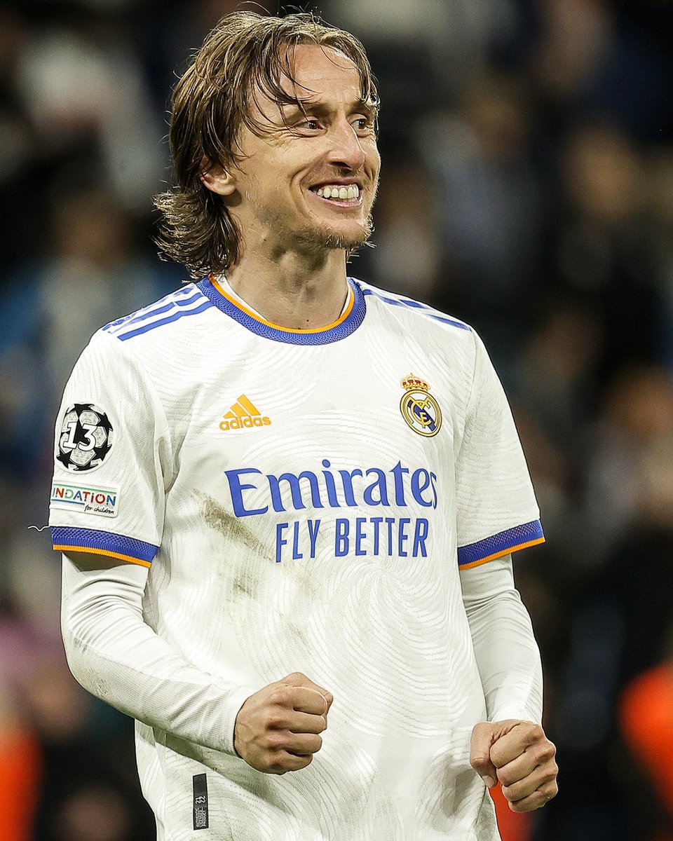 🔝🎩 @Lukamodric10 ha sido elegido el mejor jugador de la semana de la <a href="/ChampionsLeague/">UEFA Champions League</a>.
#UCL
