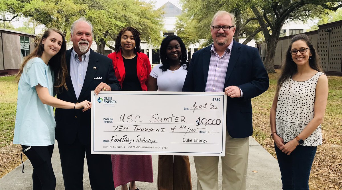 TheoLane13's tweet photo. Great visit today w/  @USCSumterDean &amp; students  @USCSumter  @CityofSumter to present @DukeEnergy $10k donation to promote #Scholarships &amp; #StudentFoodBank.  #GoFireants https://t.co/nvXjn2OKl5