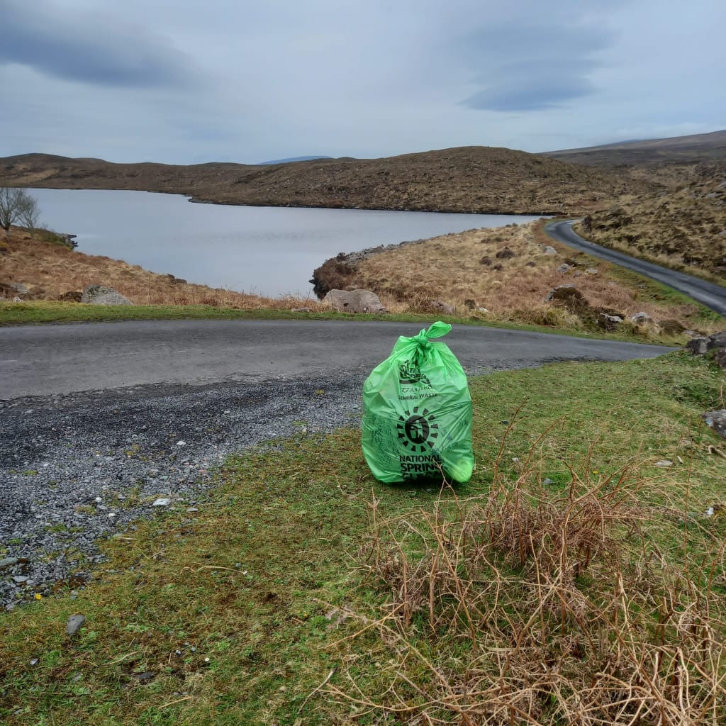 MarineInst's tweet photo. 🚮During lunch today, some of the Newport Staff took part in @An Taisce National Spring Clean along the roads into the research facility. Over 5 bags were collected 😞 Why would you want to litter such a beautiful spot?? 😡

#GetGreener #Cleancoast #SpringClean22 #Newport https://t.co/vH1Uf3tzfH