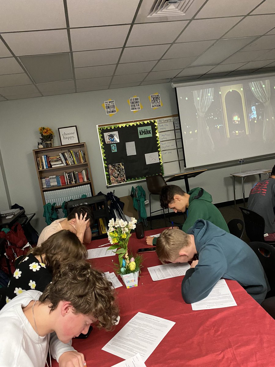 WyllieAbby's tweet image. AP Language doing some argument prompt “speed dating” with ambience today!#APLanguage #WeAreKPark @kphs_english