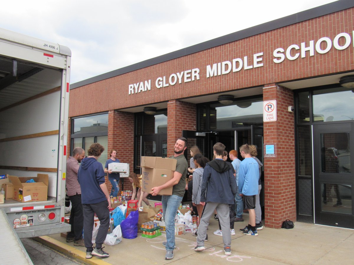 Seneca_Valley's tweet photo. Lilia Maschmeier, an eighth-grader from @SV_RGMS, spearheaded a districtwide food drive that resulted in nearly 7,000(!) nonperishable food items that will be distributed to local families in need: https://t.co/MwALBfOWtZ. #SVGivesBack #SVMakesADifference #SVProud #SVStandOut https://t.co/wMhJvBFyvL