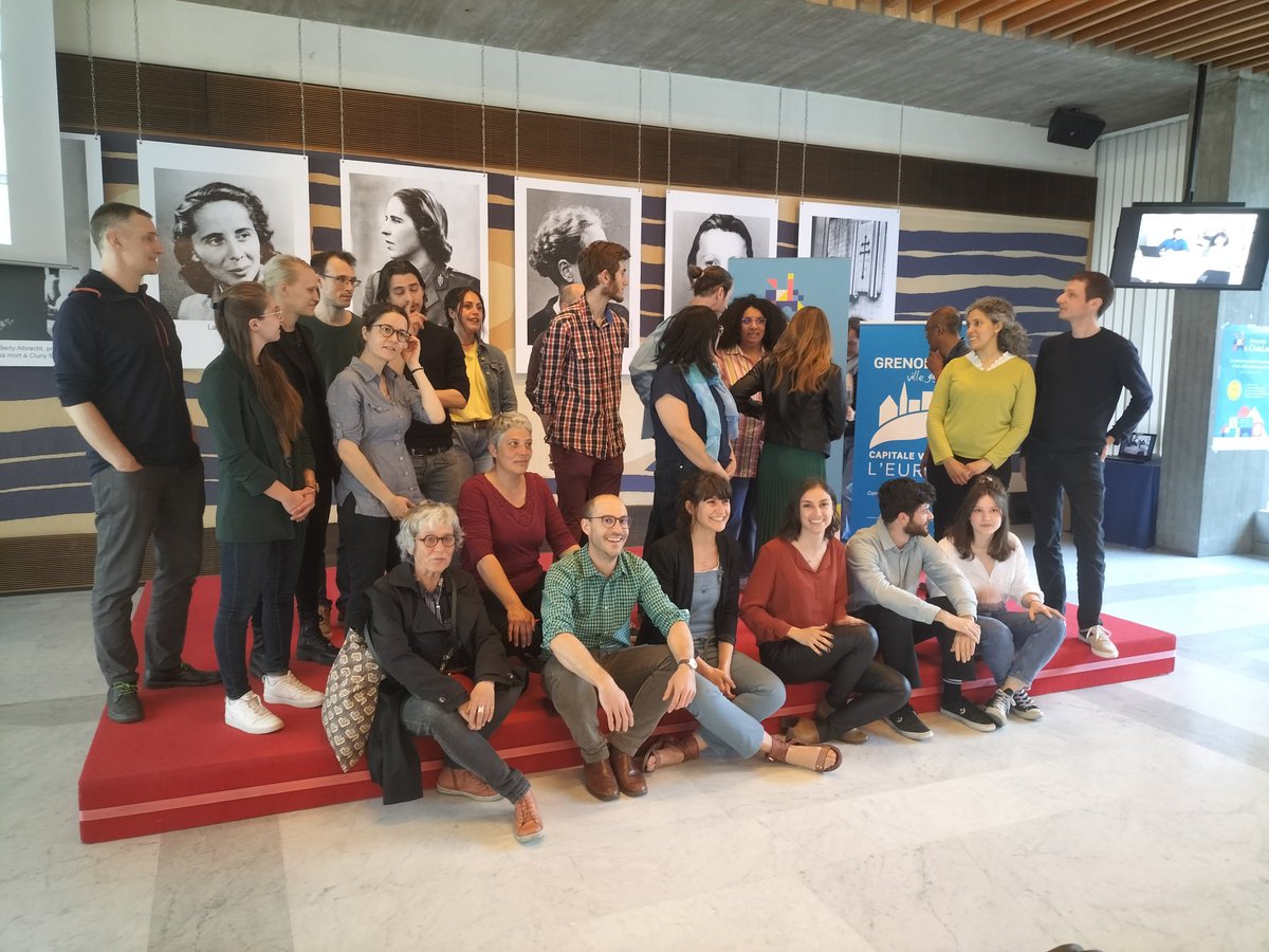 Tous les participants sont là ! Nous vous attendons à l'hôtel de Ville de Grenoble pour la remise des prix de #GrenobleCiviclab. Top départ à 18h30 <a href="/GreenGrenoble22/">🌱 Grenoble, European Green Capital 2022 🇪🇺</a> <a href="/GrenobleAlpes/">Grenoble Alpes Métropole</a> <a href="/ReseauxGreenAlp/">GreenAlp</a> <a href="/LeoLagrange/">Fédération Léo Lagrange</a>