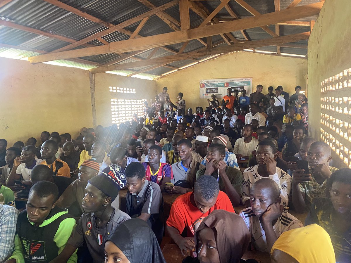 lansanakeita22's tweet photo. #EcoleEtNumerique
#Etape Franco-Arabe
Ils sont plus de 200 élèves de L’Union des Écoles Islamique
Institut Islamique ABOUB SIDIKI de N’zérékoré à suivre le programme de formation école et numérique.
Ce programme est une initiative de #WebZaly https://t.co/v5ZmIArInu