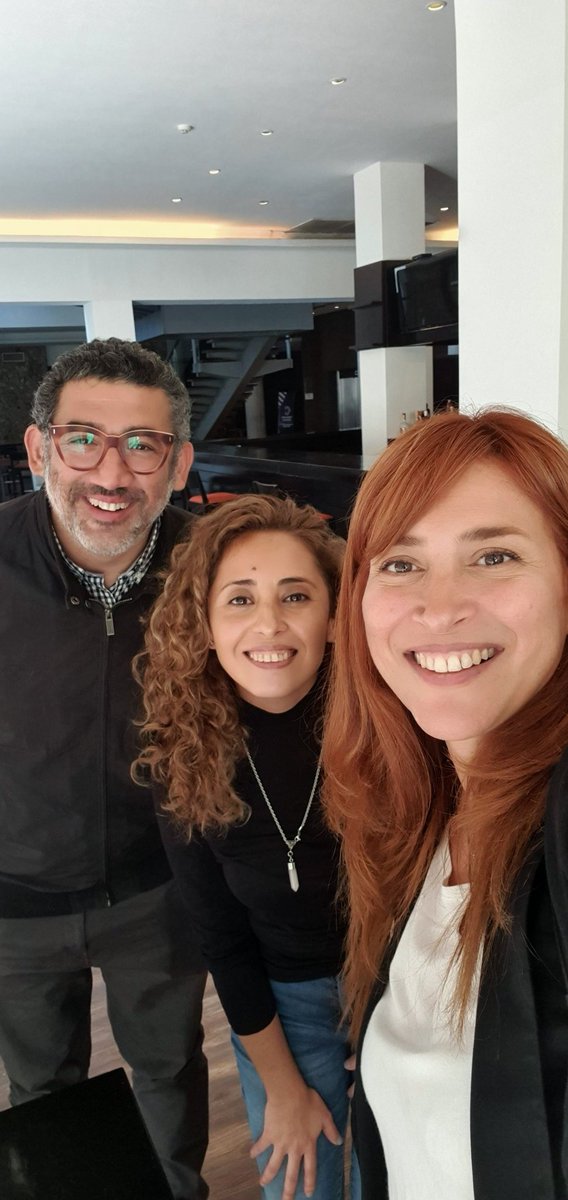 clauclaua's tweet image. Las causalidades de la vida nos reunió ayer a los 3. Gretel dice que se vienen cosas nuevas, yo agrego que se vengan las cosas buenas! Gracias Ernesto y Gretel por el encuentro y el 🎁❤ @NegroFigueroa13 @MetodoChe 
#ParticipaciónCiudadana #InnovaciónPública #EstadoAbierto