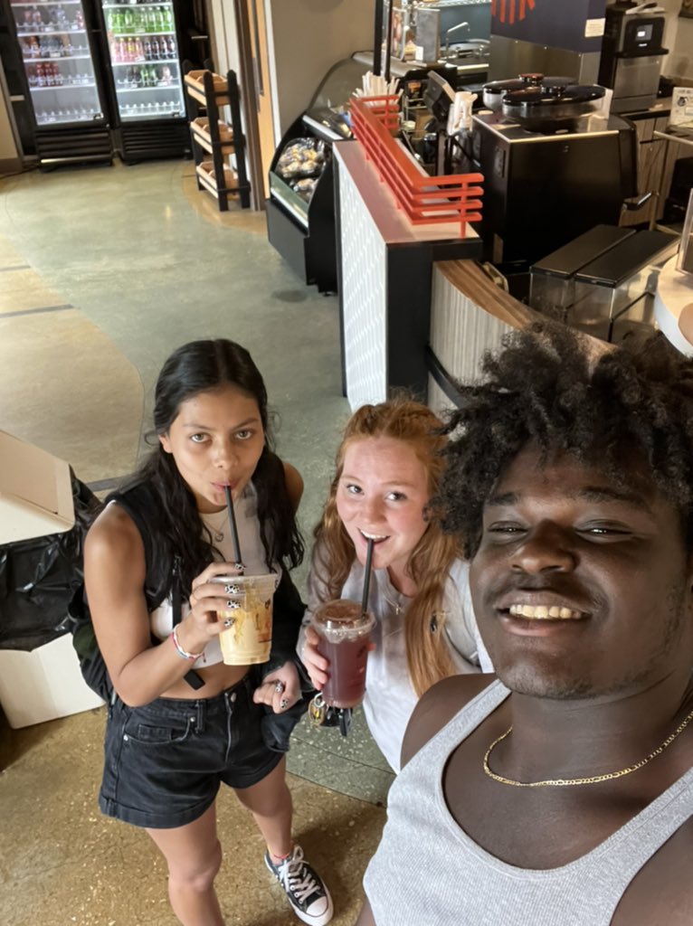 joaddison52's tweet image. Took these two out for a treat at Java #BucsAroundTheChuck 😎