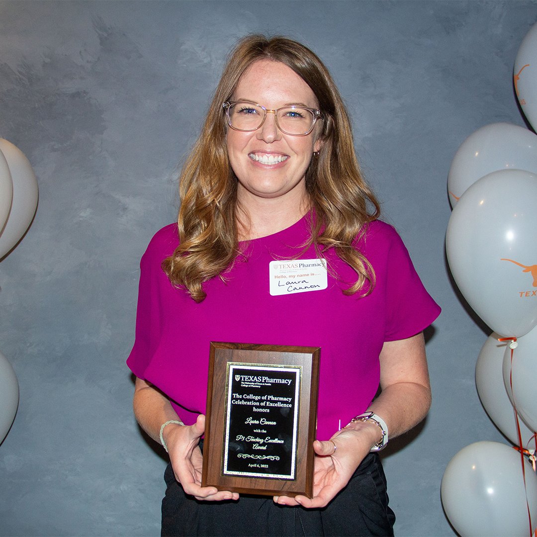 UTexasPharmacy's tweet photo. Congratulations to Class of 2023 Winner, Dr. Laura Canon @LC_PharmD 🎊 https://t.co/HF0jRNzmc7