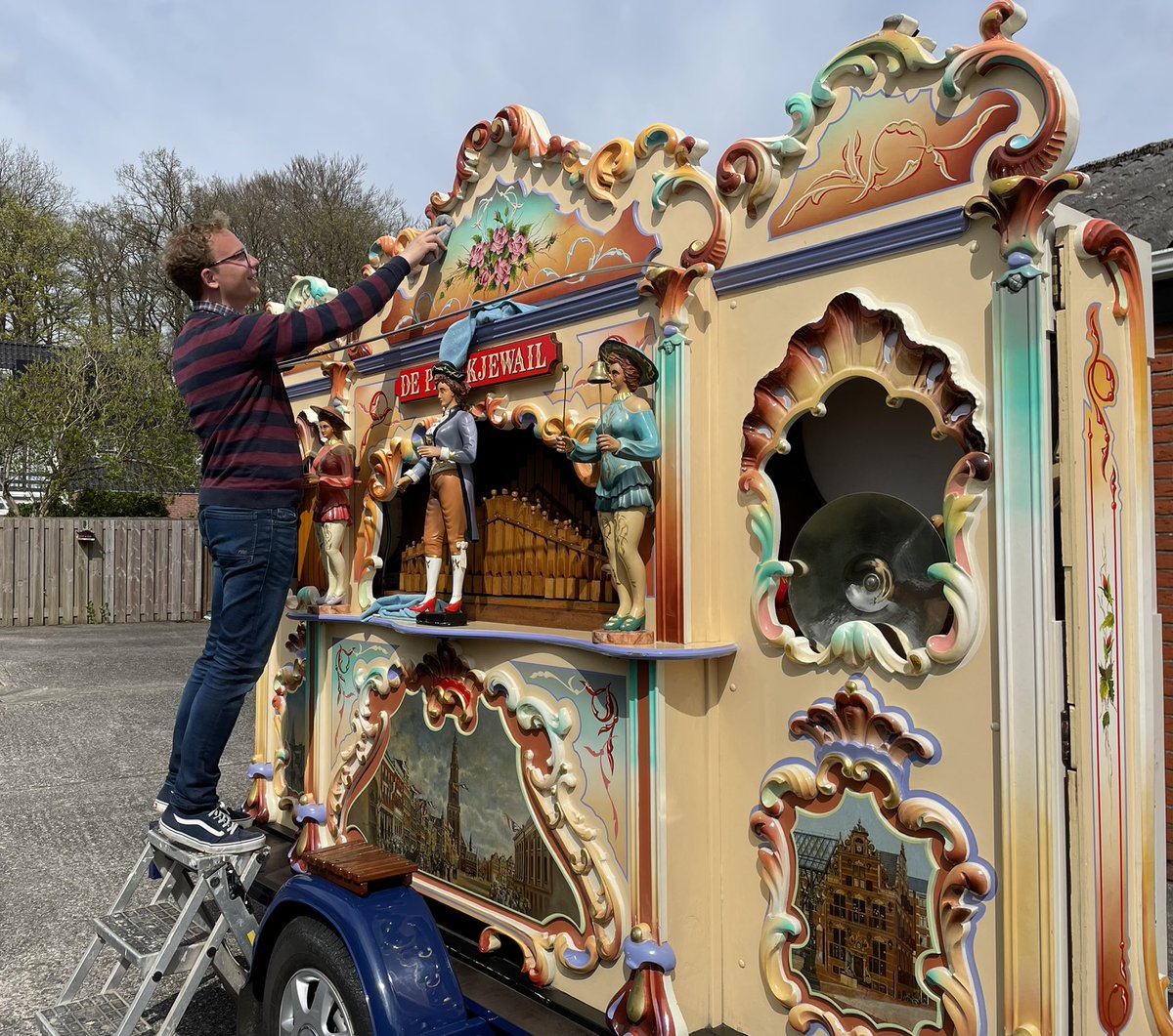 Joristenhave's tweet photo. Alles is weer spik en span 🧽👌🏽 voor morgen: #bloemenjaarmarkt in Groningen! 🥳🎶🌺🌷
Zie we u daar ?
#Draaiorgel #groningen #Pronkjewail #stadsorgel #stadsdraaiorgel #draaiorgelverhuur #orgelman #zuidlaren https://t.co/wEmxBvA1R5