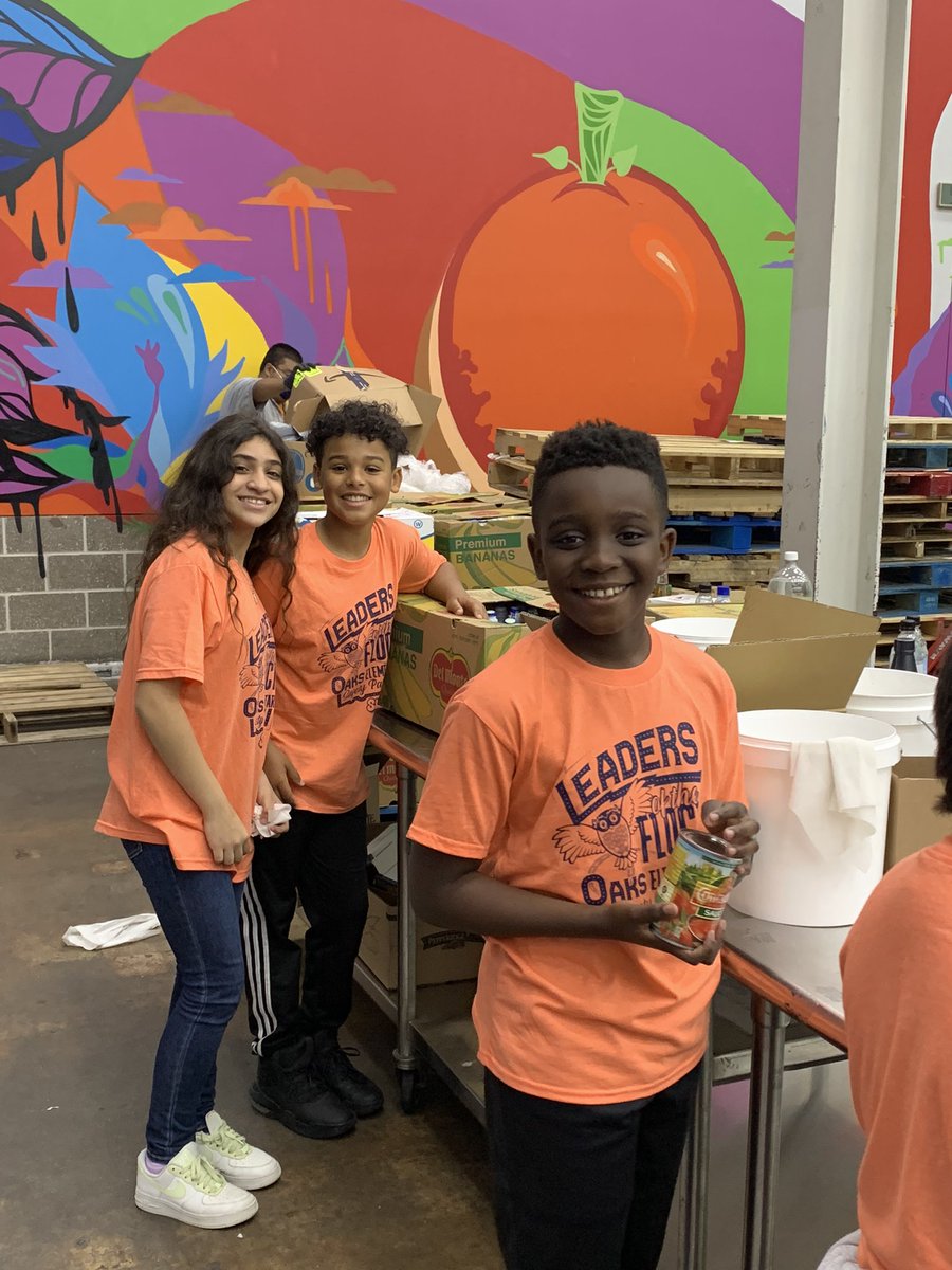 Oaks Student Council and Safety Patrol working hard and serving the community at the Houston Food Bank! <a href="/HumbleISD_OE/">Oaks Elementary</a> <a href="/Melodymackert1/">Melody mackert</a>