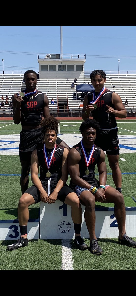 kengraber's tweet photo. 400 m Relay District Champs!  Stanley, Jacobs, Carmouche, Newberry 42.00 sec. Congrats!! https://t.co/3aDrt1Stg4