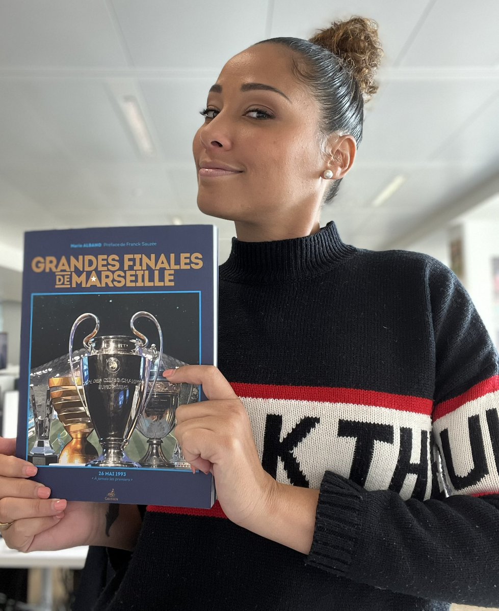 lequipedusoir's tweet photo. 🎁CADEAU🎁

À l’occasion de PAOK-@OM_Officiel ce soir en Ligue Europa Conférence @vsainsily t’offre le livre signé de Mario Albano sur les « Grandes finales de Marseille » 🔵⚪️⭐️

RT + FOLLOW @lequipedusoir 
Choisis ton chroniqueur 🏆 https://t.co/vasMU3yiY5