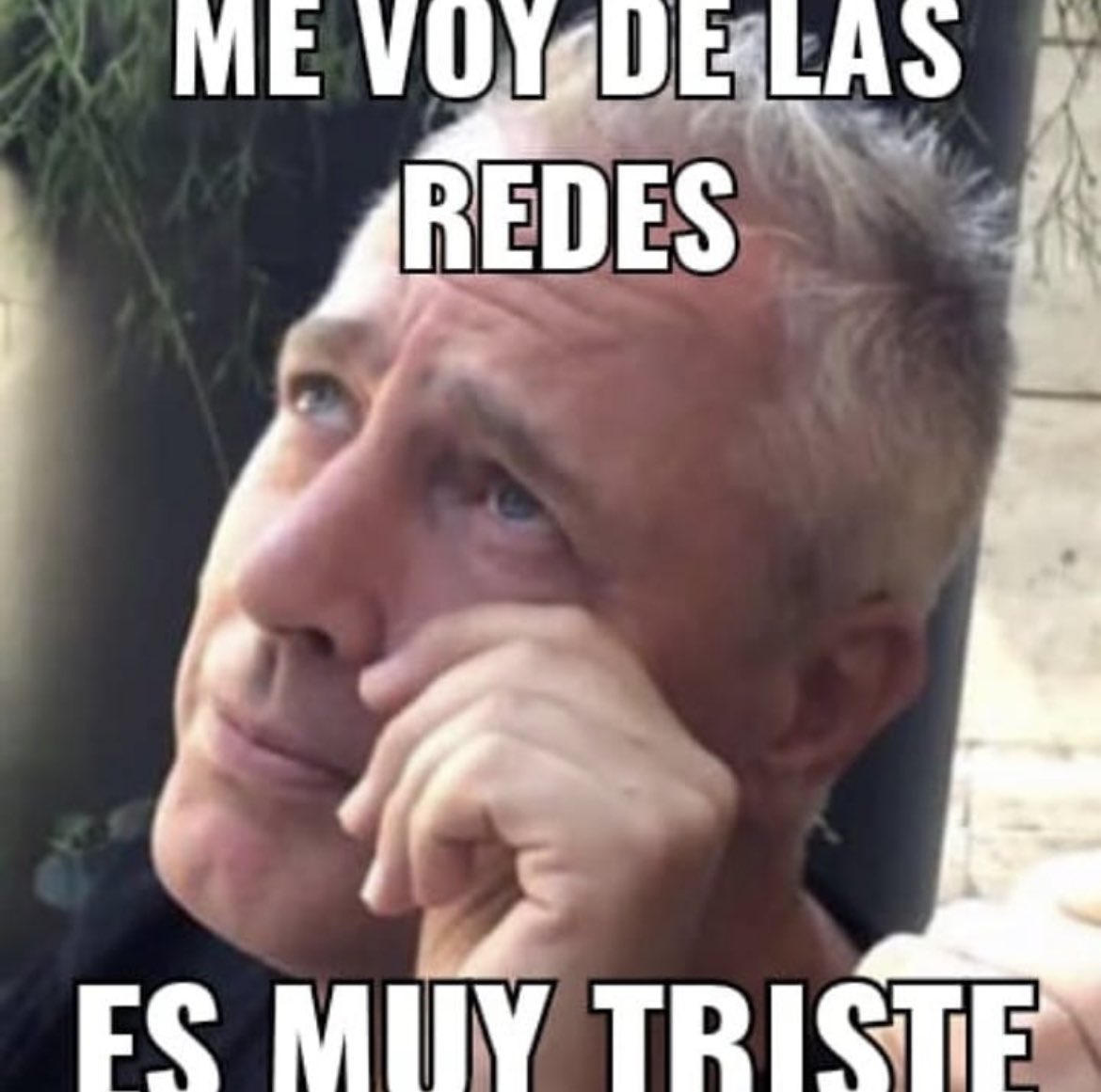 deliriooc's tweet photo. Dolidos por la pérdida de nuestra fancam, nuestro símbolo, nuestro emblema, nuestro himno. # Fuck Copyright https://t.co/HzjK9vr3VU