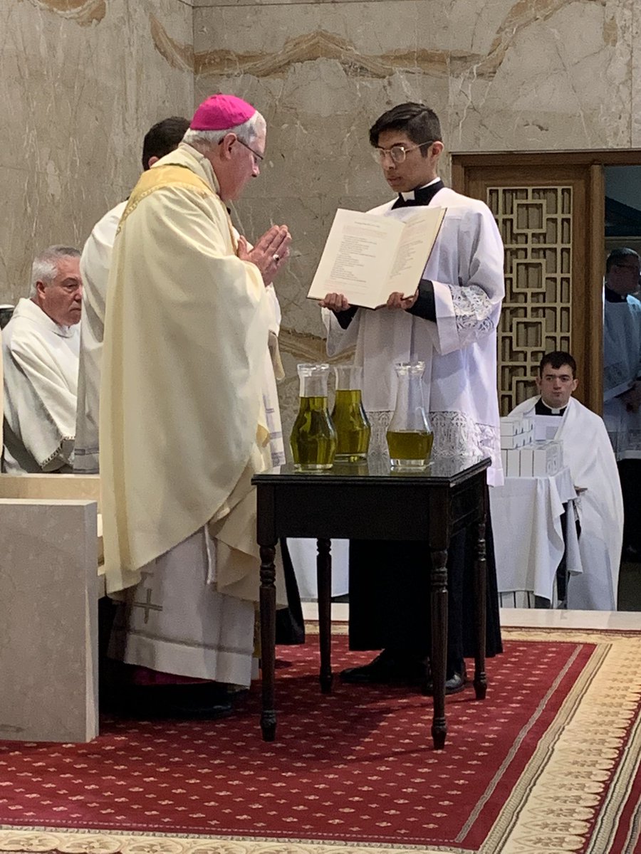 RockfordDio's tweet photo. Bishop David Malloy blesses the Holy Oils. https://t.co/0NDsEbLijG