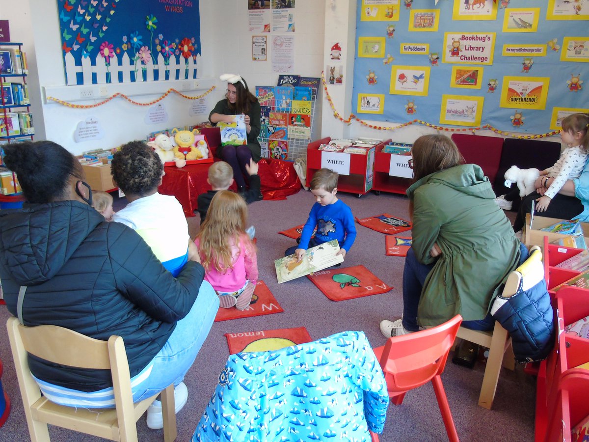 LibFalkirk's tweet image. Busy, fun day today! Stories at #Larbert, crafts at #Slamannan and at #Meadowbank Library in #Polmont. Thanks to everyone who has joined us today and all through the school holiday. Have a great weekend (remember we're closed tomorrow).