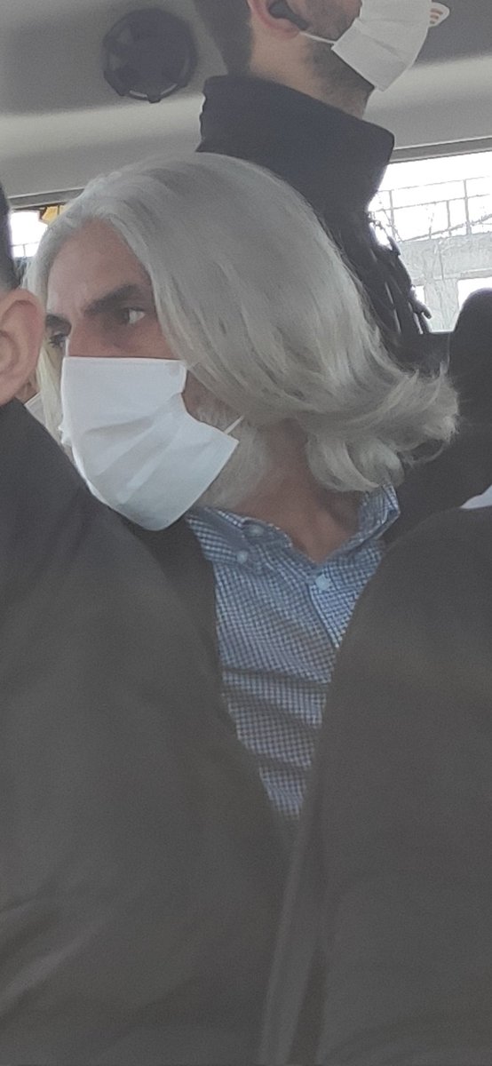 Sen Orta Dünya'nın en kral büyücüsüyken gel şimdi Gebze hareme bin. Hiç oldu mu saruman