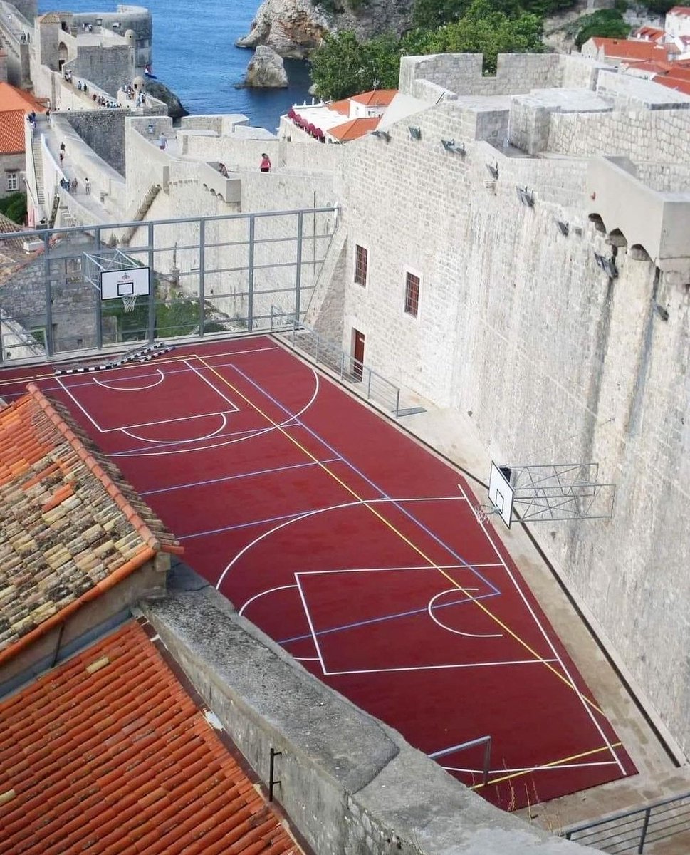 LÉTONNAI 🍂 tweet media