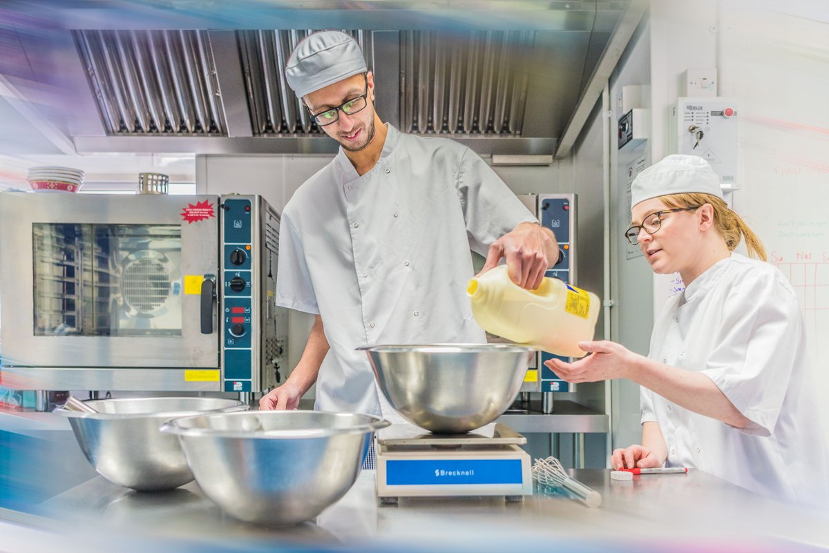 A long weekend is a welcome break for so many people, but for some it's just another day to struggle finding a job. 

If you know anyone 18-35 who is unemployed in Birmingham and the surrounding areas let them know we're here to help! 

Join MacsMAD:

missmacaroon.co.uk/social-impact/